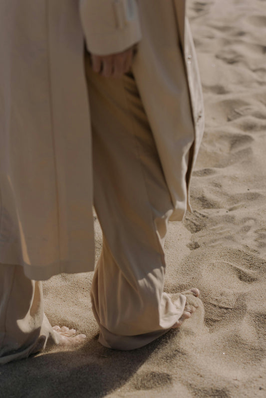 Le pantalon fluide : votre allié chic et confortable