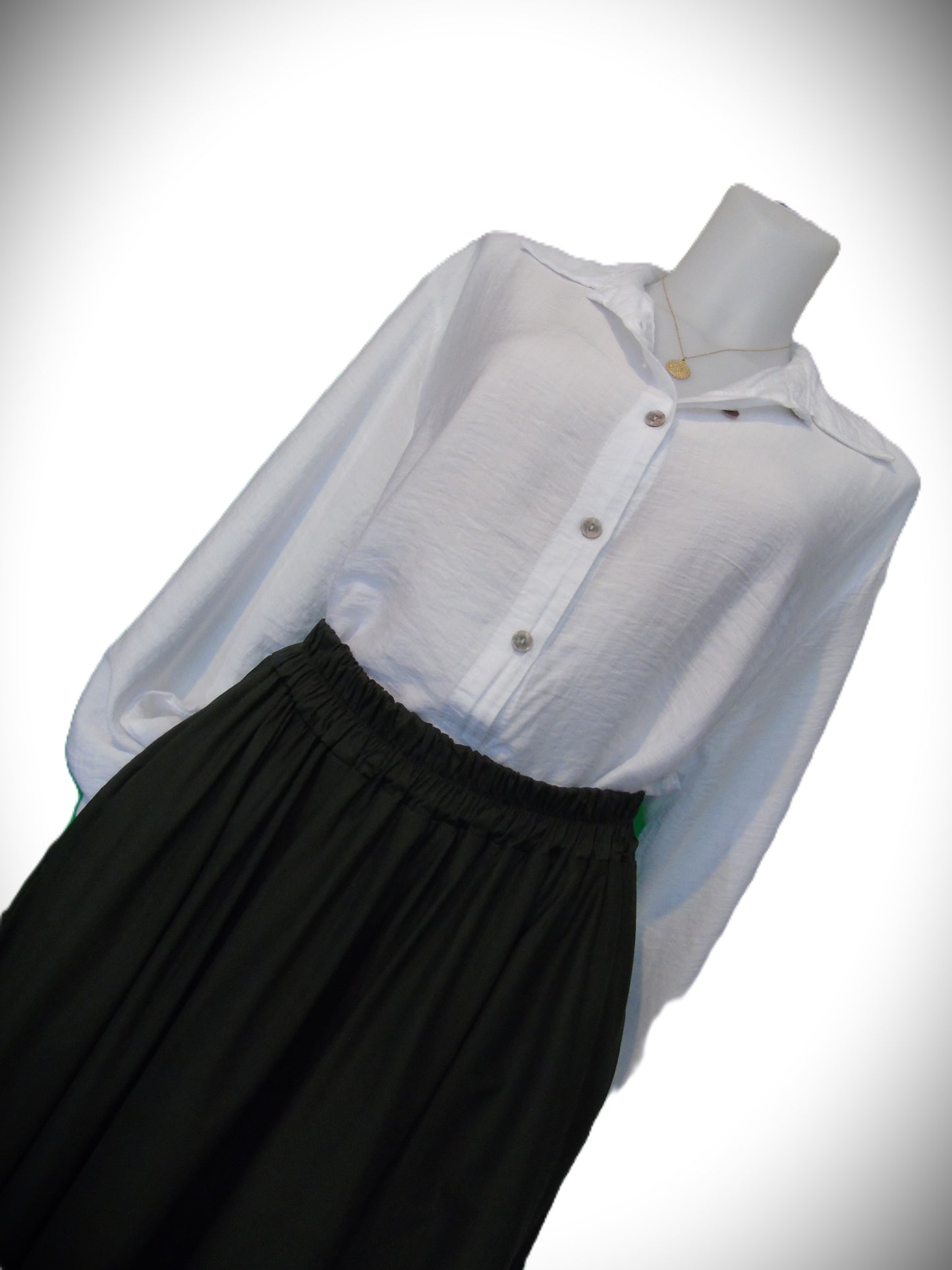 Chemise Blanche Épurée